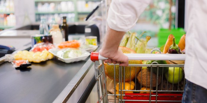 Coronavirus : ce quâil faut faire ou non au supermarchÃ© pour ne pas Ãªtre contaminÃ©