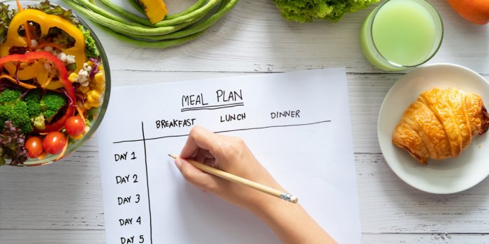 4 astuces pour manger équilibré avec ce qu'il reste dans vos placards