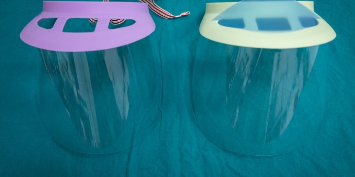 Visière de protection anti Covid-19 : tutoriel facile d'un médecin pour la fabriquer !