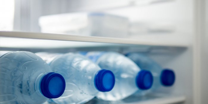 Les eaux en bouteille qui contiennent le plus de polluants