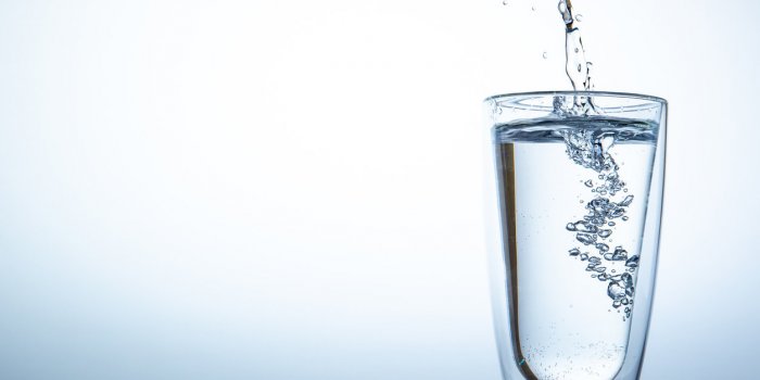 Les eaux en bouteille qui contiennent le plus de polluants