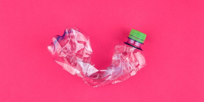 Les eaux en bouteille qui contiennent le plus de polluants