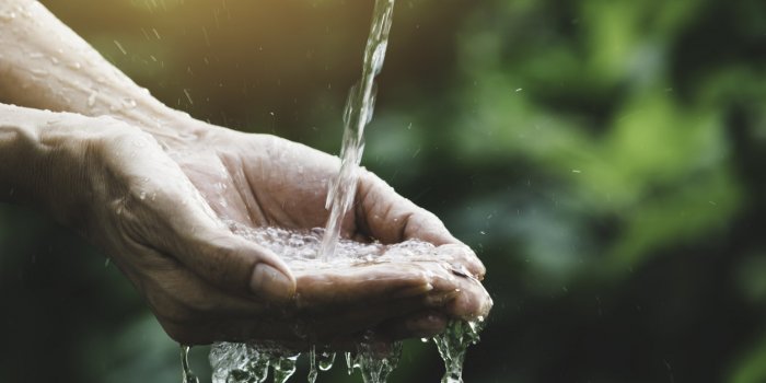 Fortes chaleurs : 7 solutions pour vous rafraÃ®chir sans clim !