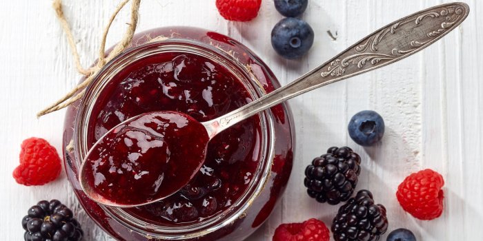 Ces 8 aliments qui accÃ©lÃ¨rent le vieillissement