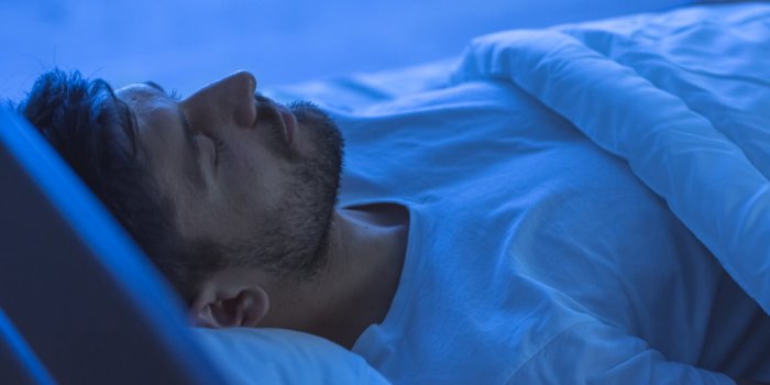 Dormir assis : les graves maladies que vous risquez