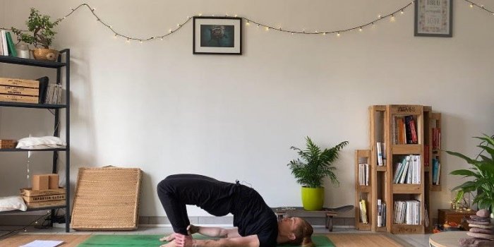 GlycÃ©mie : 6 positions de yoga pour la rÃ©guler 