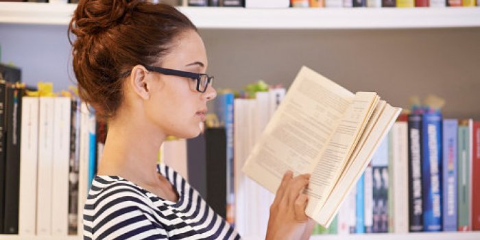 10 coiffures idÃ©ales lorsquâon porte des lunettes