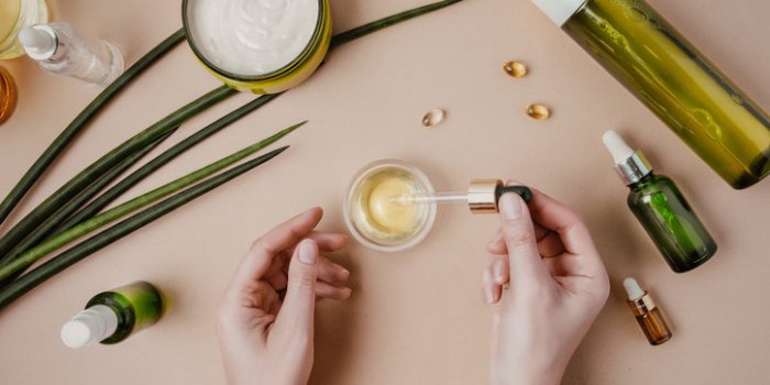 Cheveux : 5 shampoings à limiter selon un coiffeur