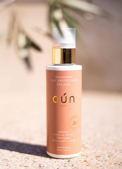 Crème solaire, brume, gommage⦠Sélection de produits bio pour prendre soin de vous cet été !