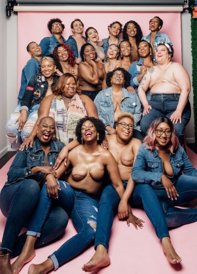 Cancer du sein : des femmes de couleur se déshabillent pour rappeler qu'elles existent