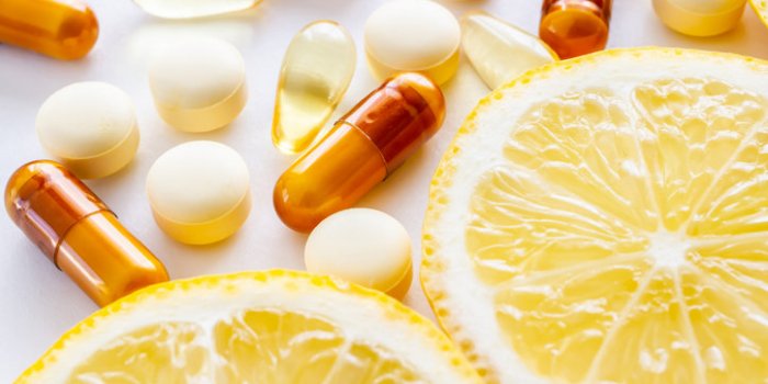 5 vitamines pour favoriser la pousse des cils