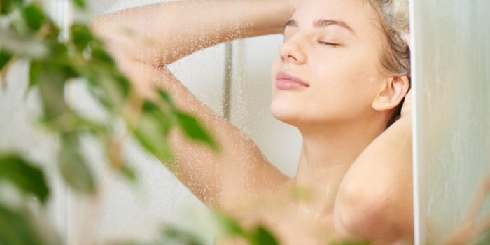 5 raisons de prendre sa douche le soir