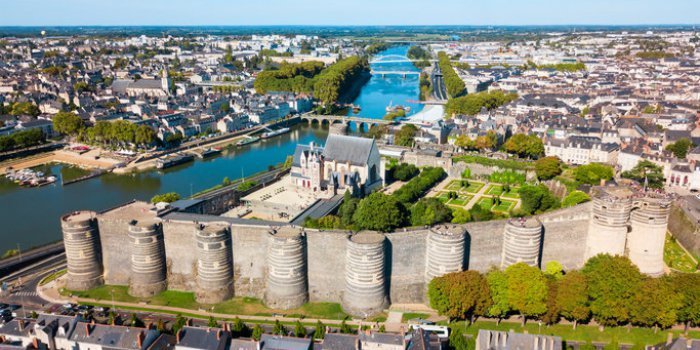 Covid-19 : un taux dâincidence supérieur à 130 dans 10 départements