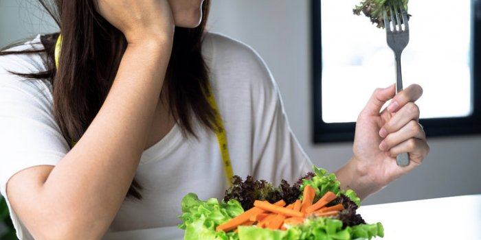 Carence en vitamine B12 : 14 symptÃ´mes Ã  prendre au sÃ©rieux