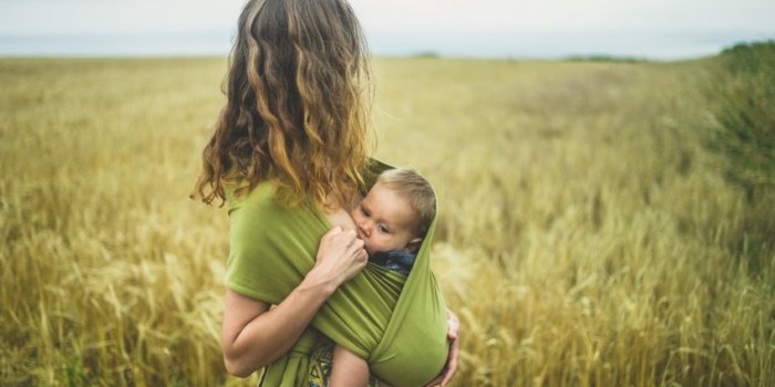 Allaitement : les 8 différentes positions pour allaiter votre bébé