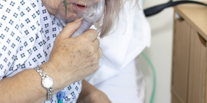 Covid-19 : 8 symptÃ´mes qui touchent un tiers des seniors aprÃ¨s lâinfection