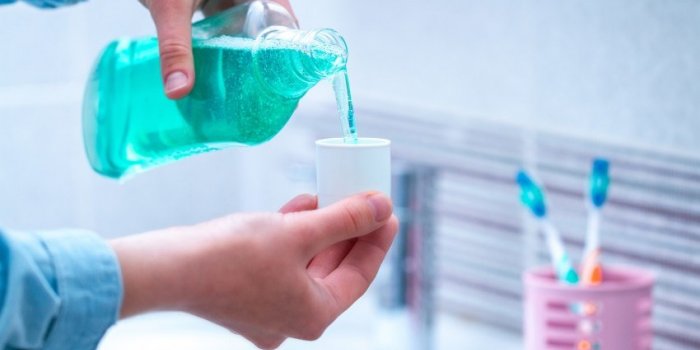 Dents blanches : 5 erreurs à éviter pour avoir un sourire parfait