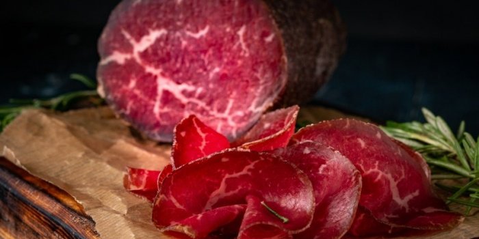 Nitrites : 10 aliments qui contiennent ces additifs alimentaires