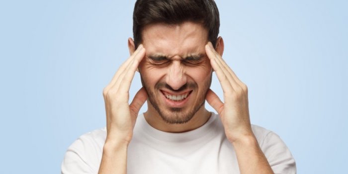 AVC : 8 signes que vous pourriez avoir un caillot de sang dans le cerveau