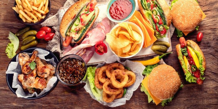 Régime : 5 aliments à bannir pour limiter la graisse du ventre