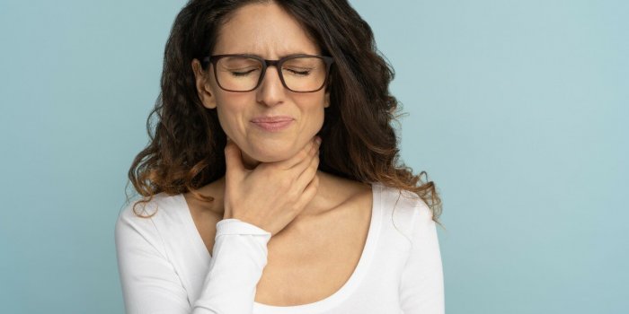 Cancer de lâÅsophage : les 5 symptÃ´mes qui apparaissent lorsque vous mangez