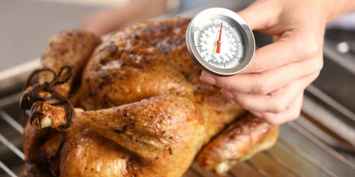 Ces 7 erreurs commises en cuisine sont dangereuses