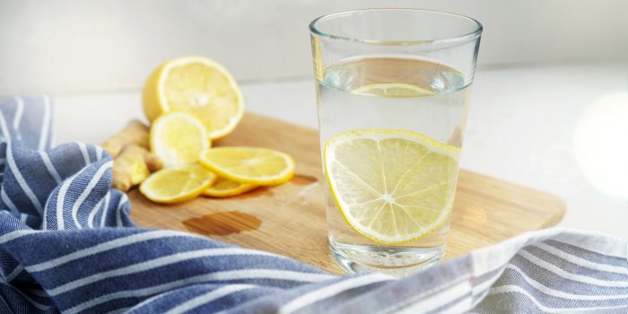 Lâeau chaude au citron
