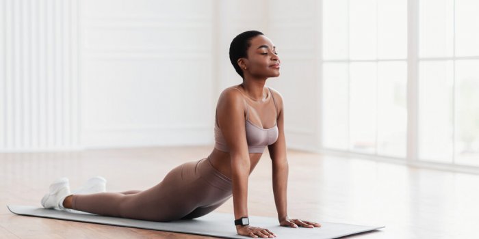 5 postures de yoga pour un ventre tonique