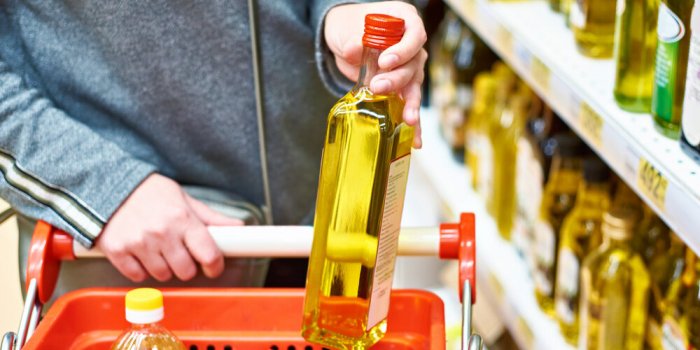 Les huiles qui contiennent des hydrocarbures
