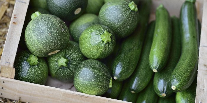 Les 7 fruits et légumes dâété à consommer avec leur peau (et pourquoi)
