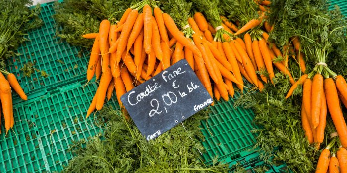 Les 7 fruits et légumes dâété à consommer avec leur peau (et pourquoi)