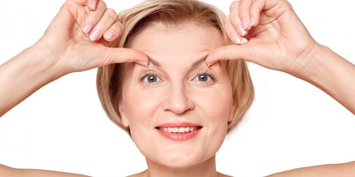 7 erreurs que vous faites avec vos sourcils qui vous font paraître plus âgée