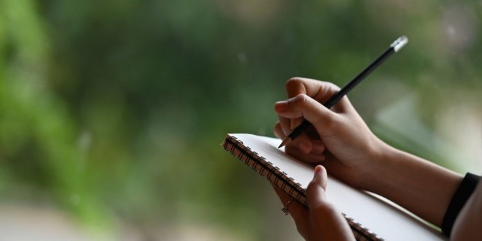 Dos : 7 signes liés à votre colonne vertébrale qui doivent vous alerter