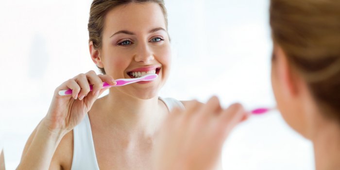 Se brosser les dents juste après le repas