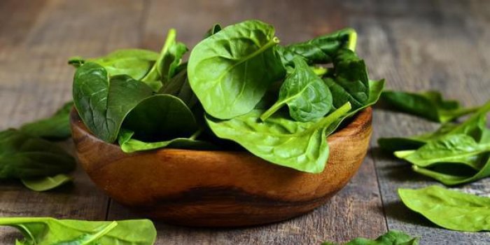 Hypertension : un nutritionniste recommande ces 9 aliments riches en nitrates