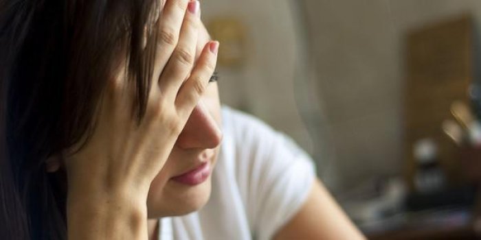 Alzheimer : 10 symptÃ´mes qui peuvent apparaÃ®tre 15 ans avant le diagnostic