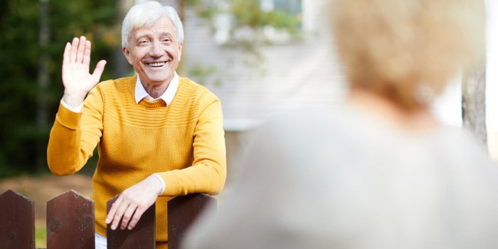 Seniors en été : 7 gestes simples pour garder le lien !
