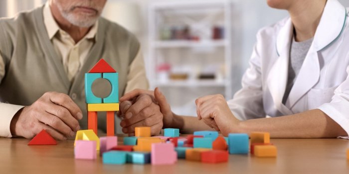 Alzheimer : 6 changements qui prédisent la perte de mémoire 20 ans avant