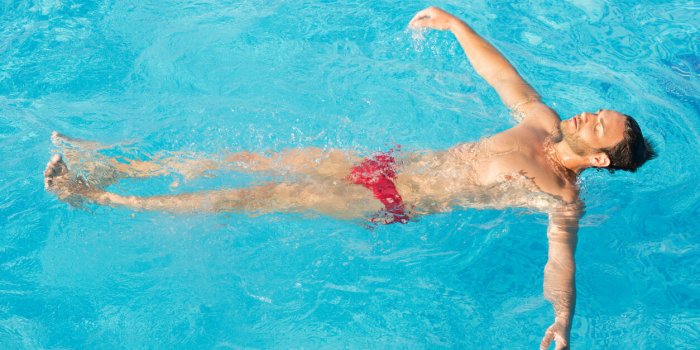 Varices : 7 mouvements Ã  faire dans l'eau pour les attÃ©nuer 