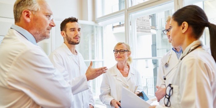 Hôpital : les femmes médecins soigneraient mieux que les hommes