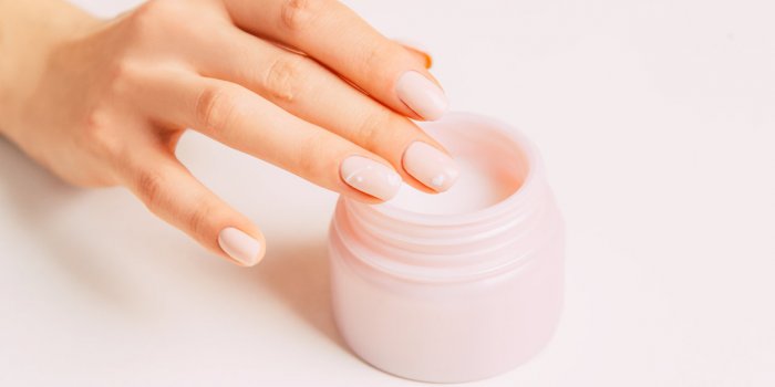 8 erreurs courantes qui abîment vos ongles