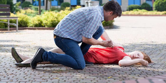 Arrêt cardiaque : les 5 signes avant-coureurs les plus fréquents