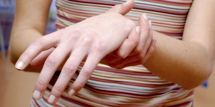 MÃ©nopause : 28 symptÃ´mes mÃ©connus listÃ©s par des femmes