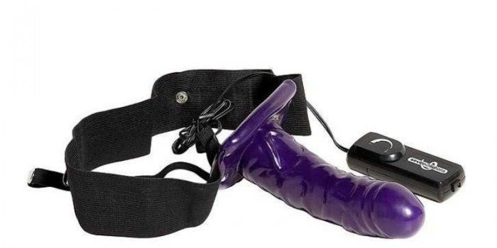 Une ceinture vibromasseur pour pÃ©nÃ©trer l"homme