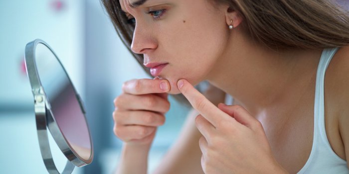 Déséquilibre hormonal : 7 symptômes à surveiller chez les femmes