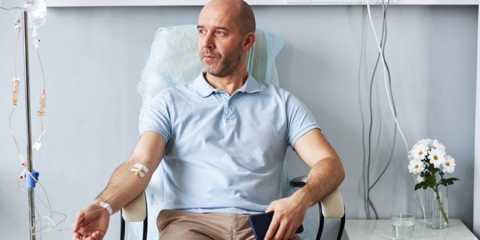 Cancer : vous partez en vacances pendant vos traitements ? Voici 7 questions Ã  poser Ã  votre oncologue