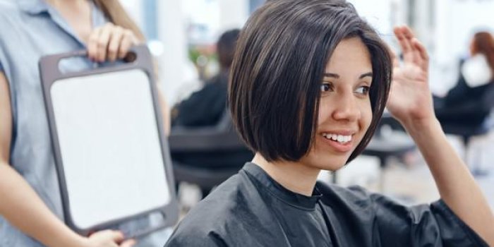 Coupe de cheveux : 8 erreurs qui vous vieillissent