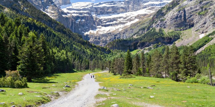 road to cirque de gavarnie, hautes-pyrenees, france