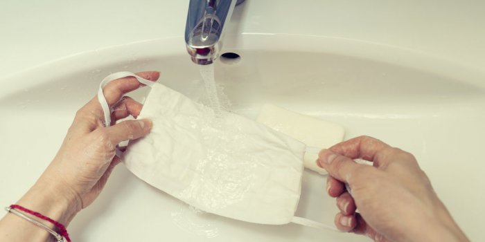Masque en tissu : comment bien le laver à la main ?