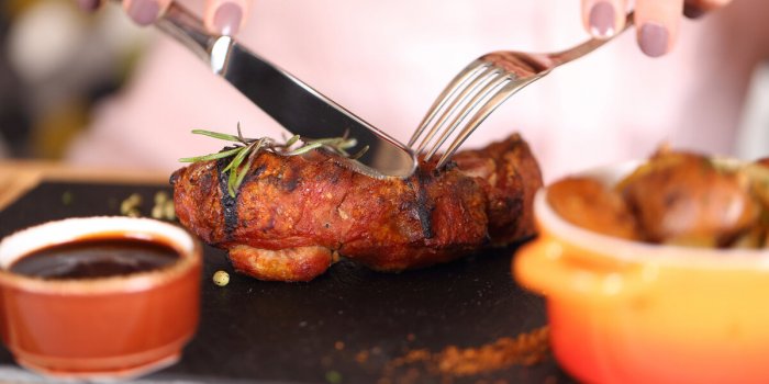 Comment manger moins de viande : les conseils dâun nutritionniste